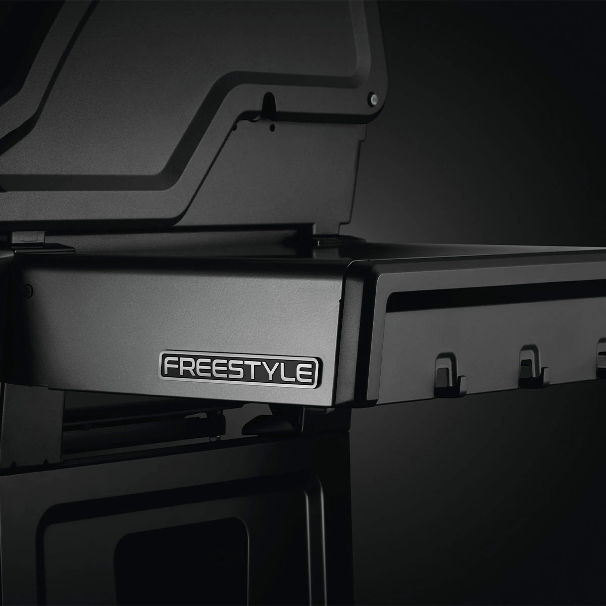 Napoleon Freestyle 365, 3 Hauptbrenner, Mit Sizzle Zone Seitenbrenner Und Tür, Graphit 7 Napoleon Freestyle 365, 3 Hauptbrenner, Mit Sizzle Zone Seitenbrenner Und Tür, Graphit – Bild 7