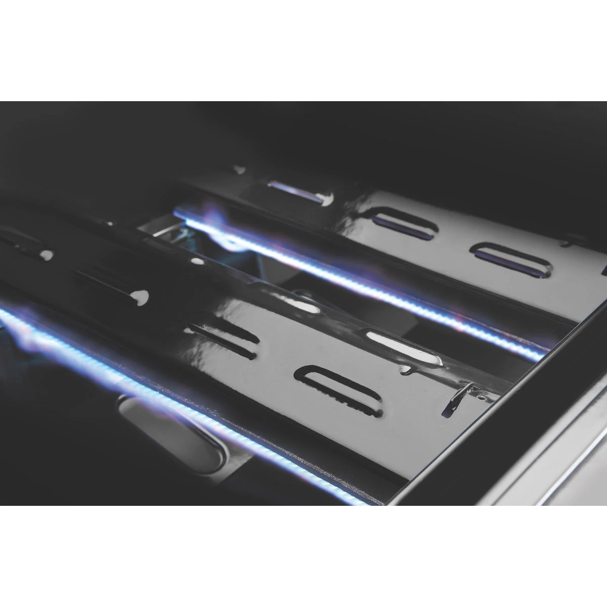 BeefEater 2000S Serie Einbaugrill Mit 4 Brennern 3 BeefEater 2000S Serie Einbaugrill Mit 4 Brennern – Bild 3