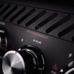 SANTOS S-518 All Black Mit Seiten- Und Heckbrenner, Schwarz, Inkl. Drehspieß, Rostheber & Silikonablage & Graviertes ZWILLING Pro Messer 21 SANTOS S-518 All Black Mit Seiten- Und Heckbrenner, Schwarz, Inkl. Drehspieß, Rostheber & Silikonablage & Graviertes ZWILLING Pro Messer -Broil King Verkäufe 9db7a3ee99e3b99096103267946787a1