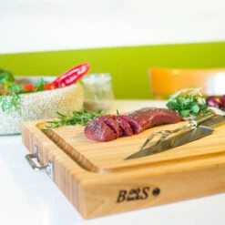 Boos Blocks Schneidebrett ProChef, Ahorn Mit Edelstahlgriffen 61x46x6 Cm -Broil King Verkäufe bb schneidebrett ahorn 61x46x6cm rafr2418 e02b31befc94717647e32002b4e18d87