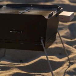 Knister Grill Small – Tragbarer Holzkohlegrill -Broil King Verkäufe knister grill small tragbarer holzkohlegrill b75a3a4f7e1cacb19e2f6b561d6730d9