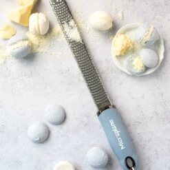 Microplane Premium Reibe / Zester, Küstenblau 11 Microplane Premium Reibe / Zester, Küstenblau -Broil King Verkäufe microplane premium reibe zester kuestenblau 284d7eab63b480c625d983d6fec3b44d