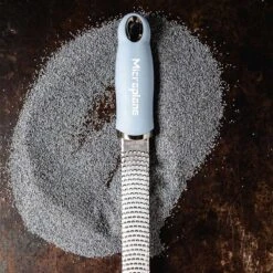 Microplane Premium Reibe / Zester, Küstenblau 8 Microplane Premium Reibe / Zester, Küstenblau -Broil King Verkäufe microplane premium reibe zester kuestenblau c4ecd7d6cf15bb184a1aee0ed7c3ad20