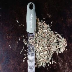 Microplane Premium Reibe / Zester, Salbei Grün -Broil King Verkäufe microplane premium reibe zester salbei gruen a25d9f98ba7f38856f3659dde423fc7c