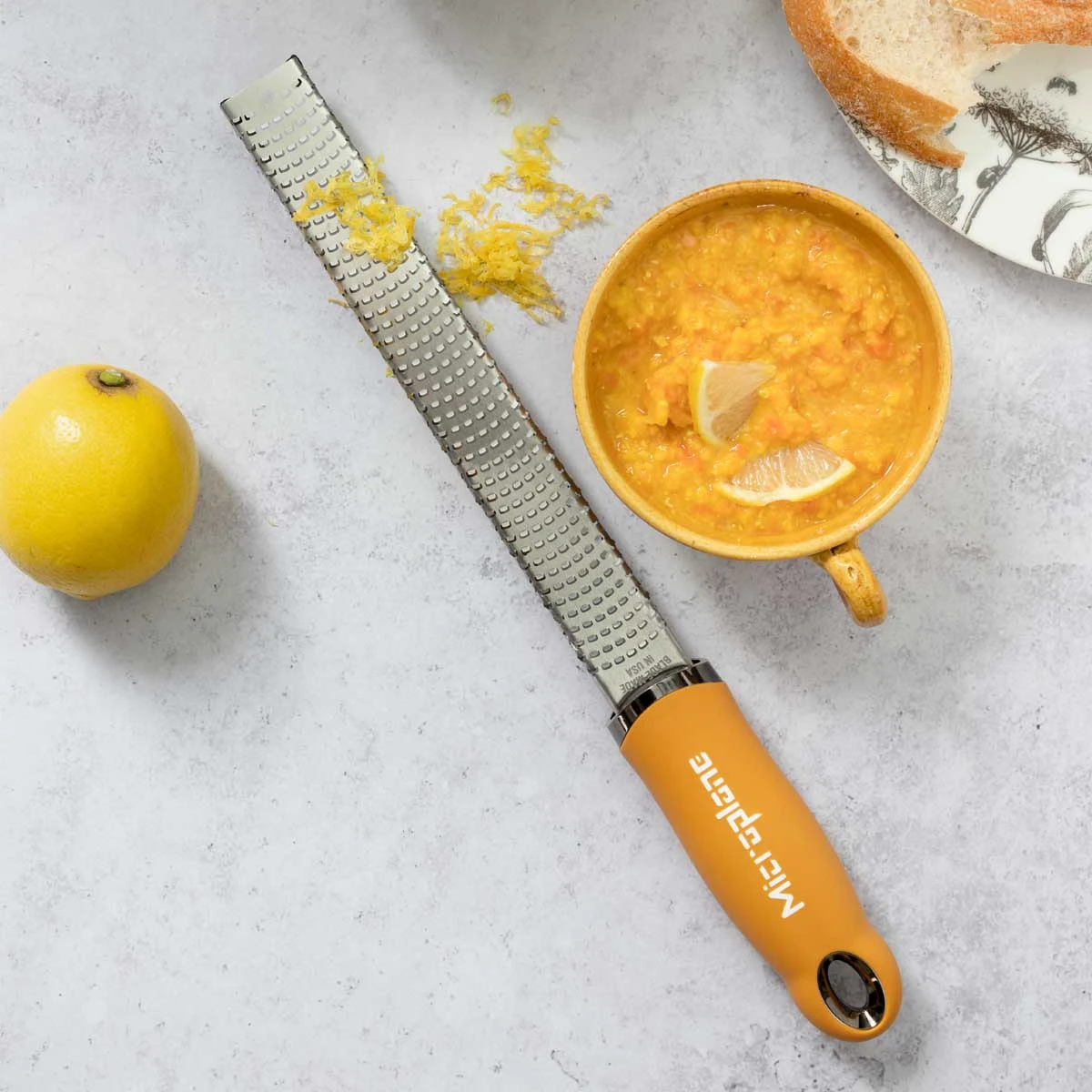 Microplane Premium Reibe / Zester, Senfgelb 1 Microplane Premium Reibe / Zester, Senfgelb