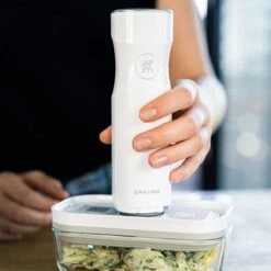 ZWILLING FRESH & SAVE Vakuumpumpe Mit Ladekappe, Weiß 14 ZWILLING FRESH & SAVE Vakuumpumpe Mit Ladekappe, Weiß -Broil King Verkäufe zwilling fresh save vakuumpumpe mit ladekappe weiss 8966688ca186f7350ae2eef7a5b8e30f